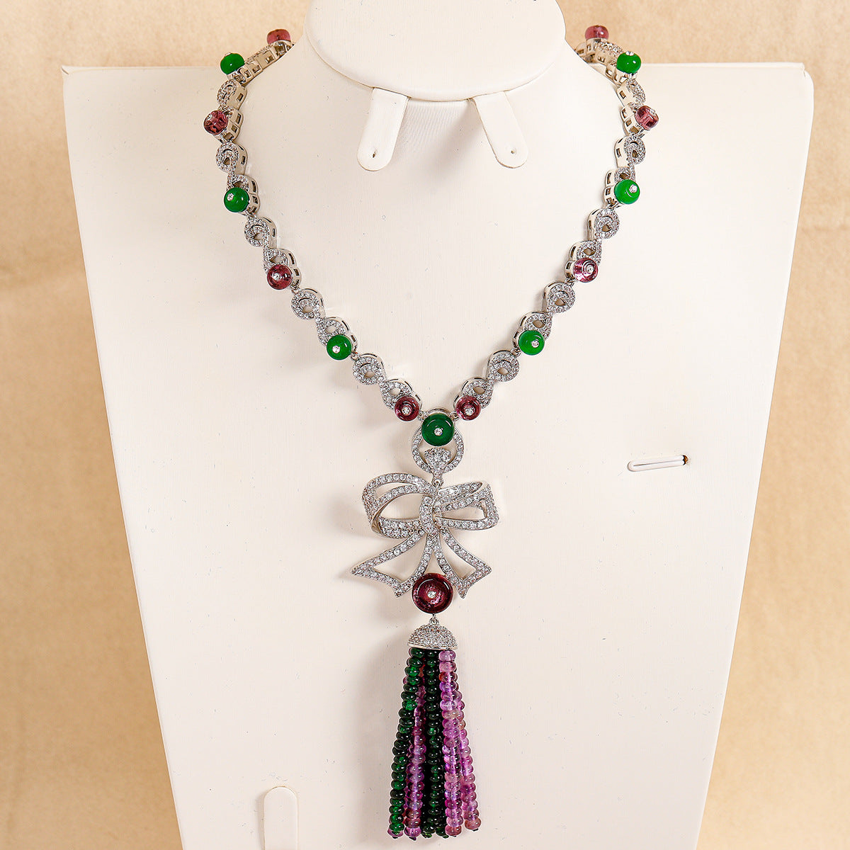 New Chinese-style beaded bow necklace