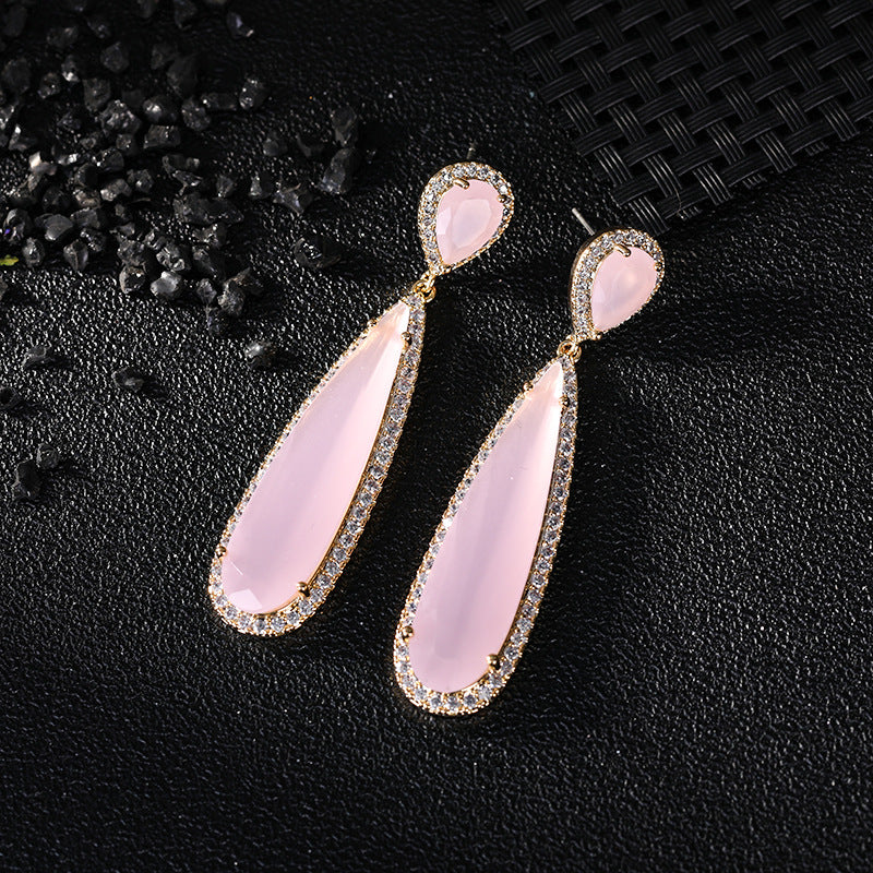 Exquisite golden droplet-shaped geometric earrings