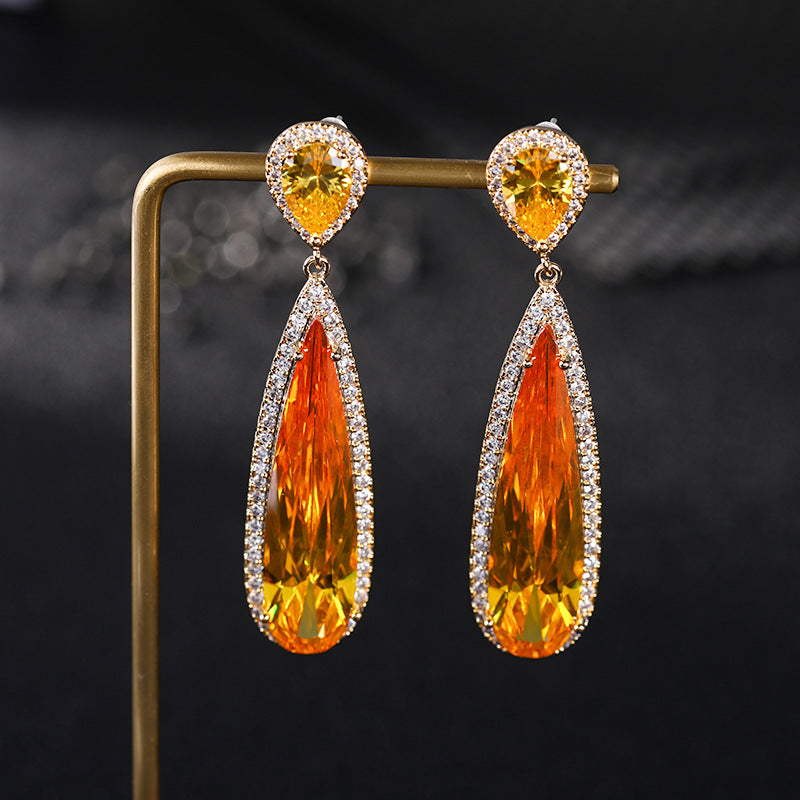 Exquisite golden droplet-shaped geometric earrings