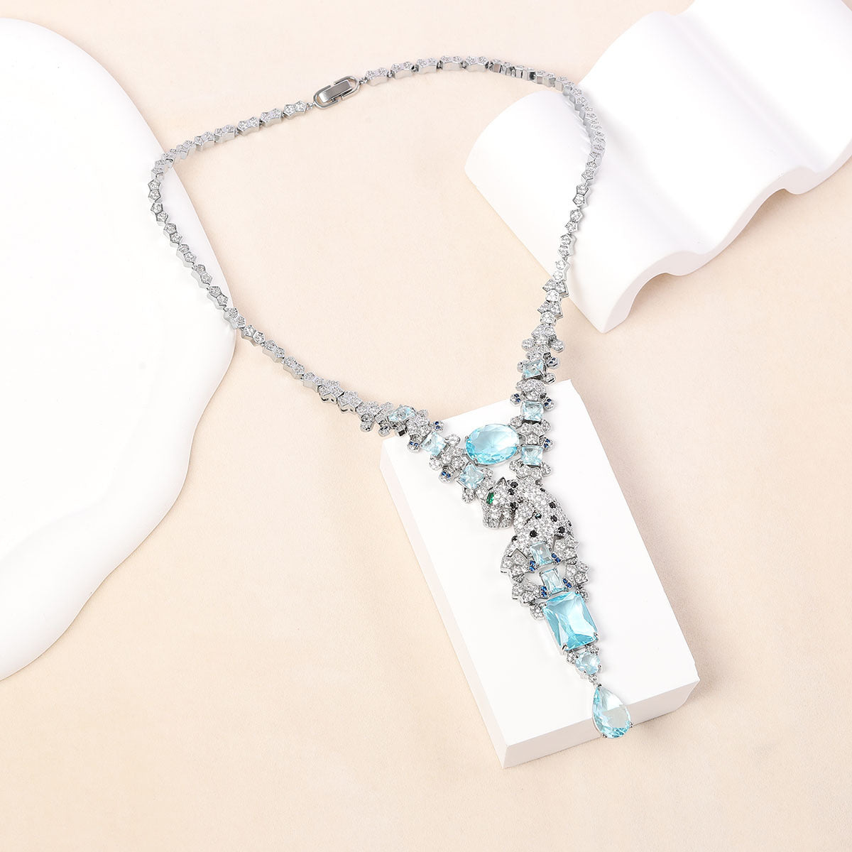 Leopard Design High-Style Necklace Jewelry