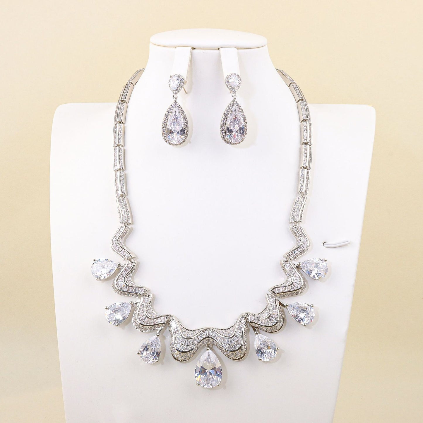 Fashion droplet-shaped jewelry set