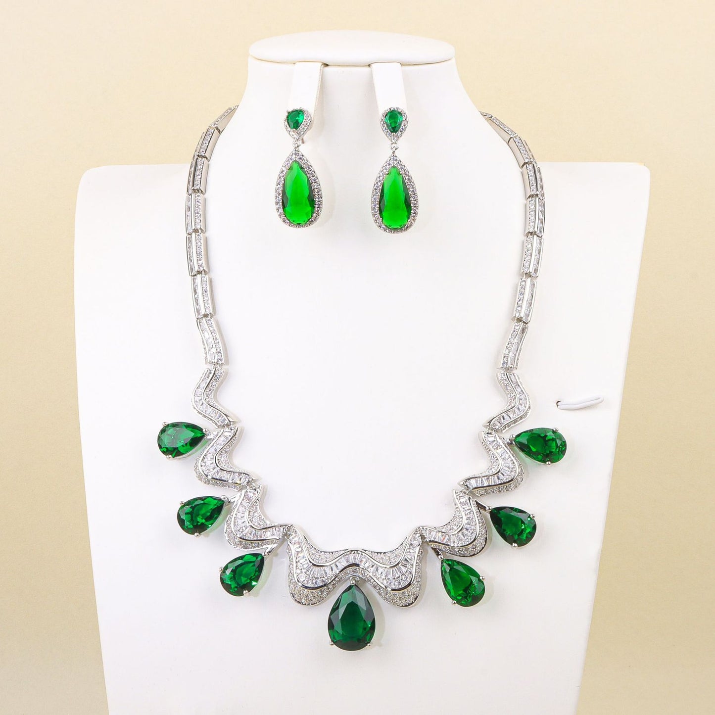 Fashion droplet-shaped jewelry set