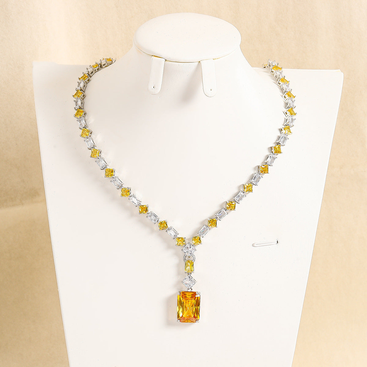 New ice flower cut yellow diamond necklace