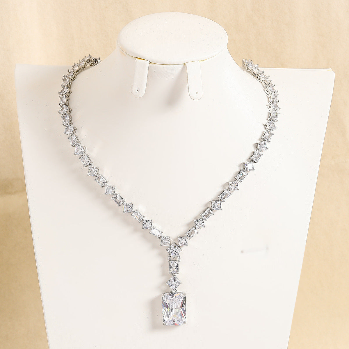 New ice flower cut yellow diamond necklace