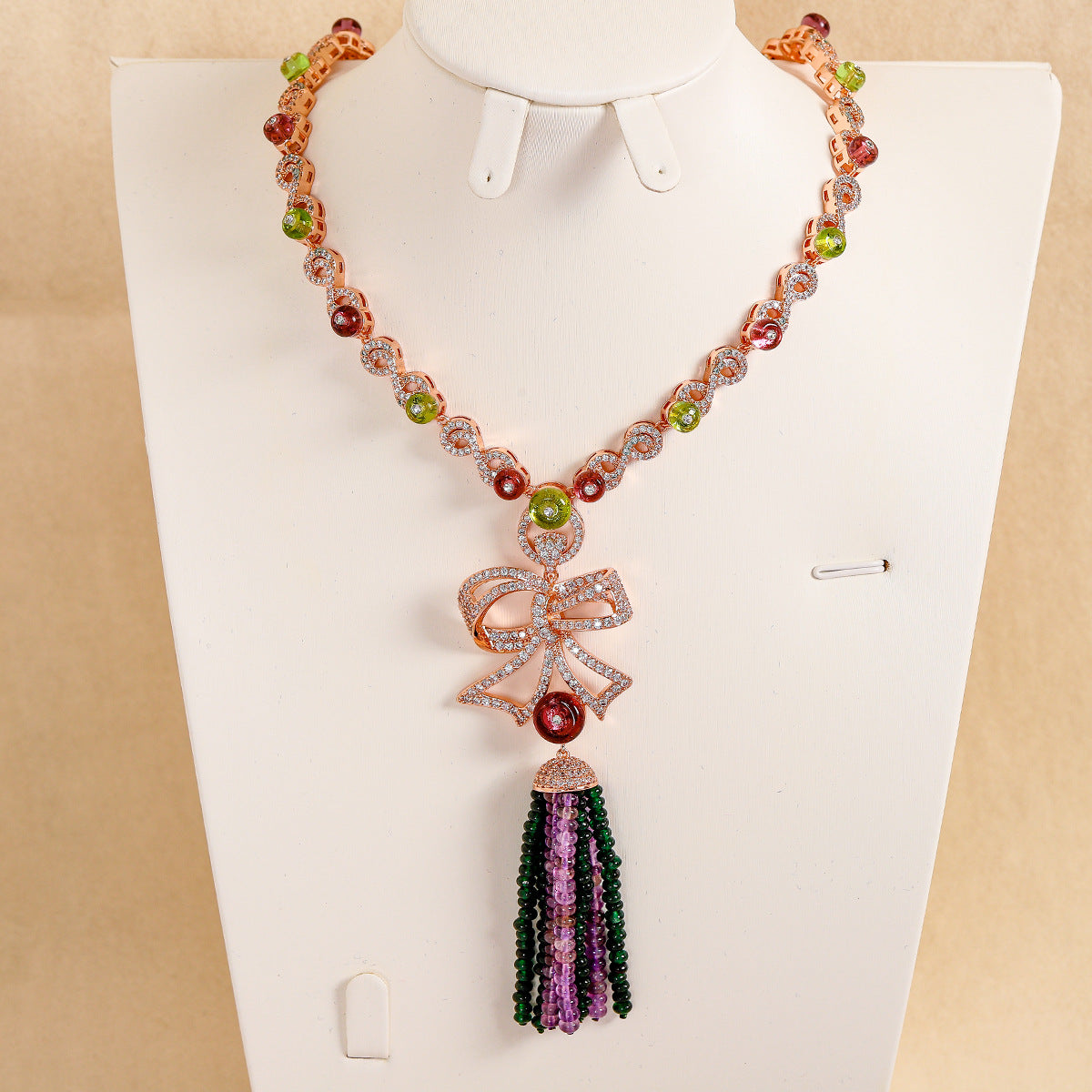New Chinese-style beaded bow necklace