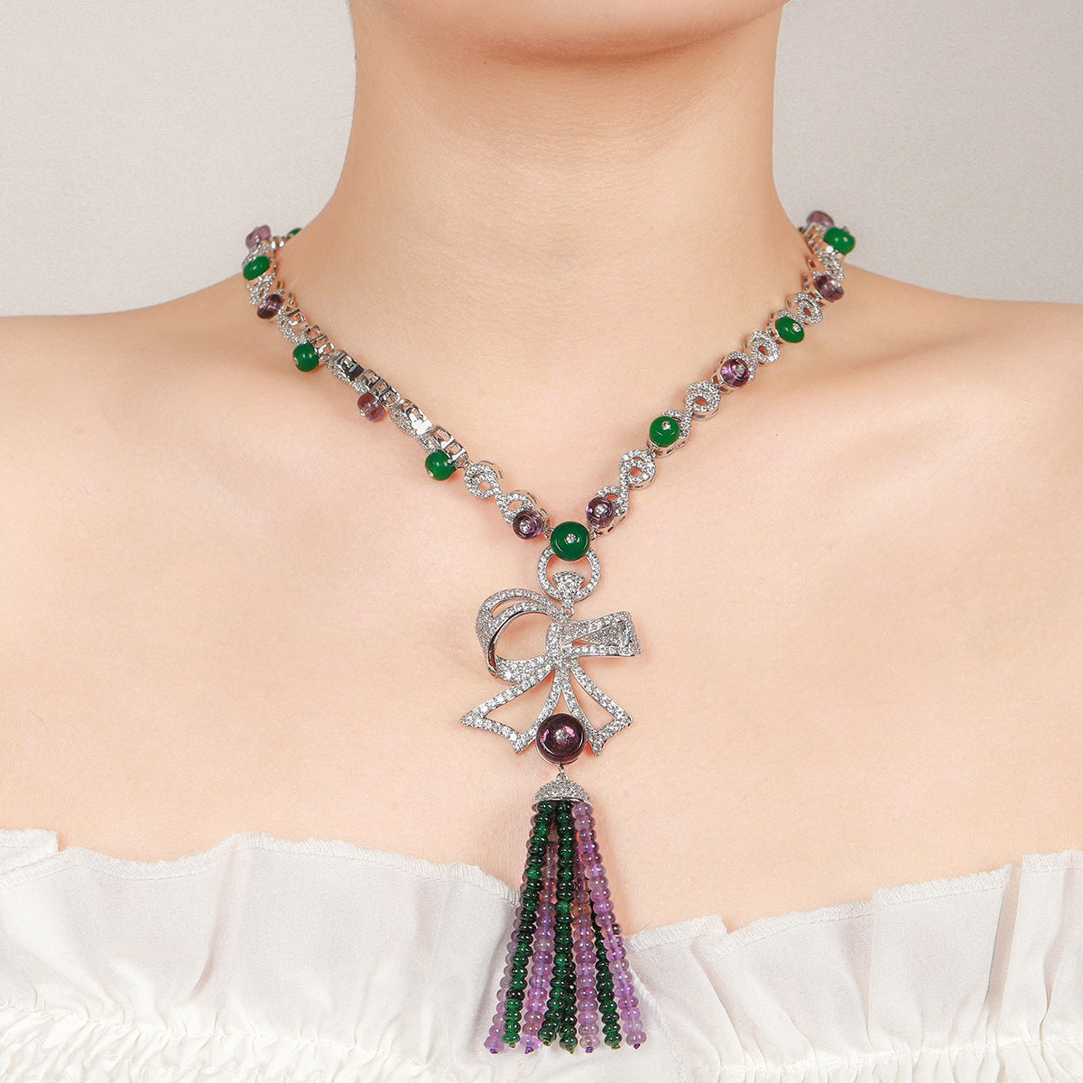 New Chinese-style beaded bow necklace