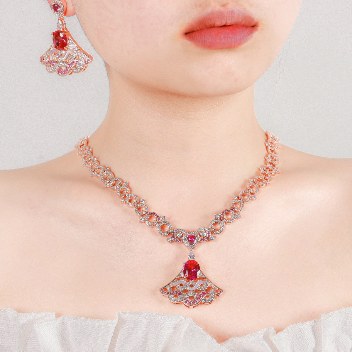 Luxury-Style Fan-Shaped Jewelry Set