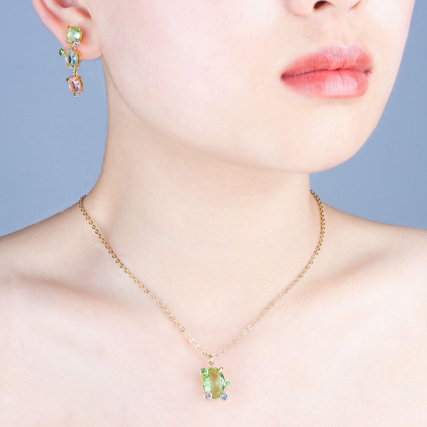 Irregularly designed jewelry set