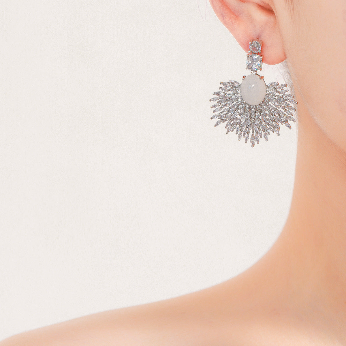 Fashion droplet-shaped earrings