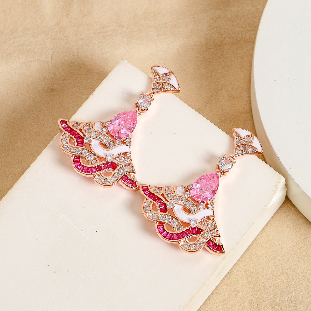 New powder diamond fan earrings