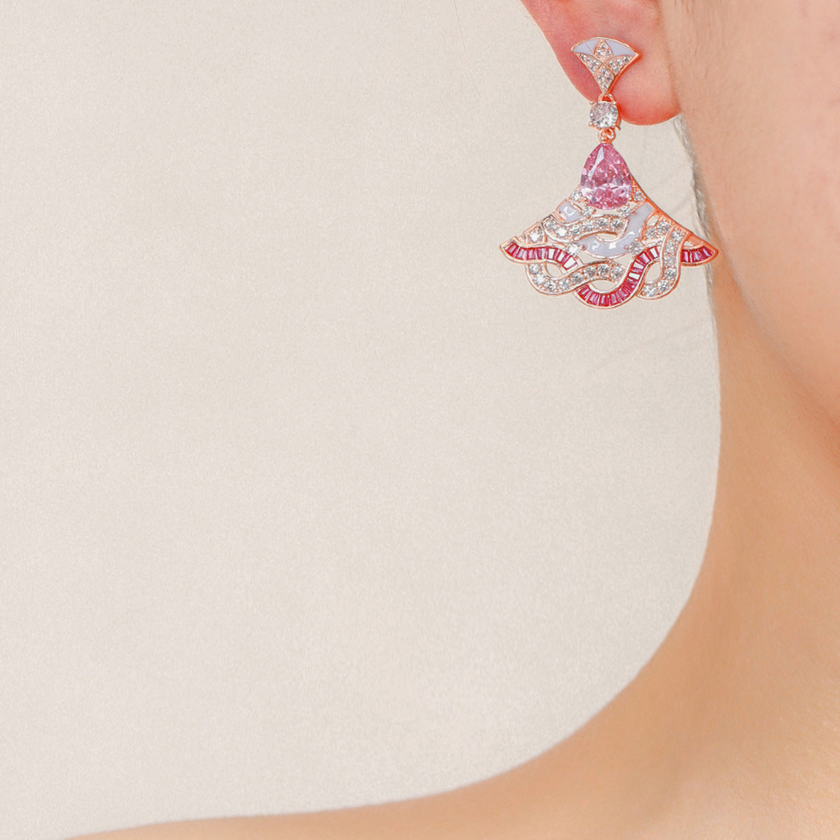 New powder diamond fan earrings