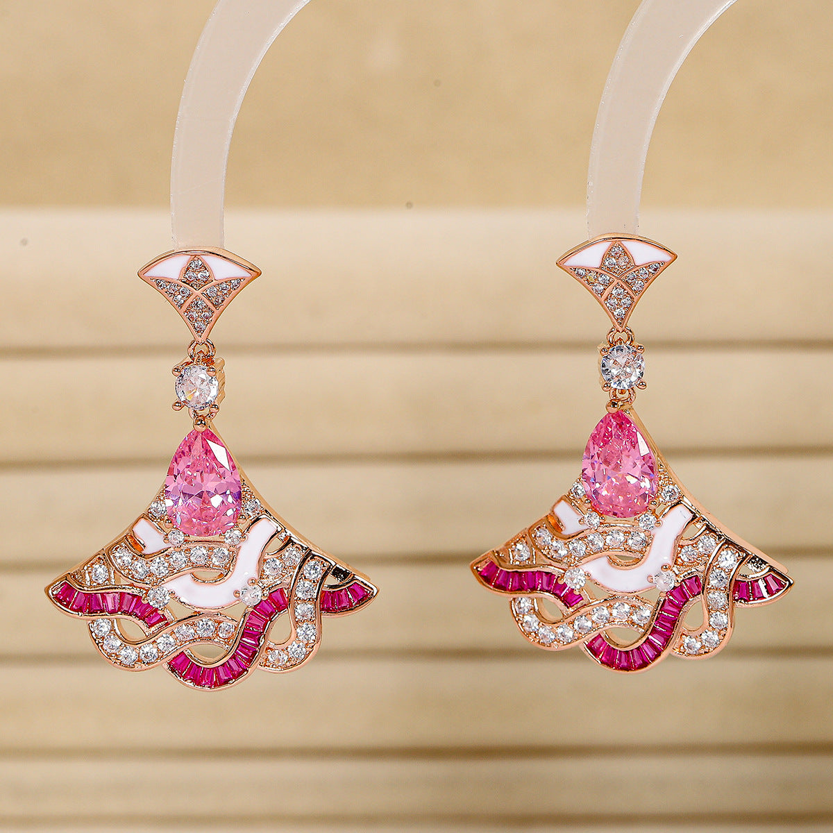 New powder diamond fan earrings