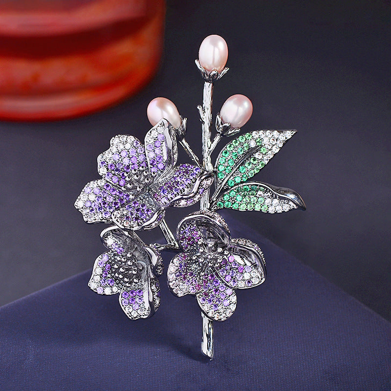 New style flower-shaped Brooch