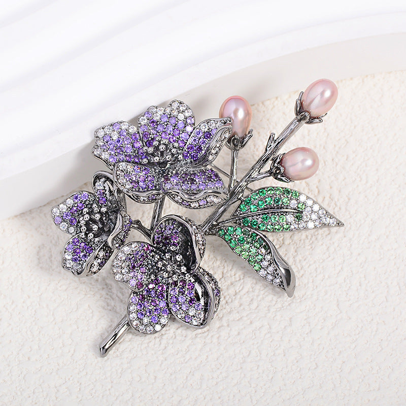 New style flower-shaped Brooch