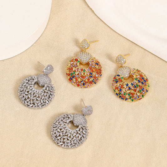 Rounded-shaped fashionable and versatile earrings