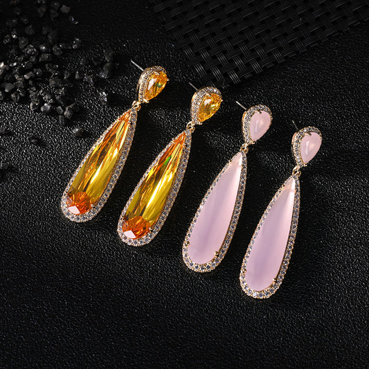 Exquisite golden droplet-shaped geometric earrings
